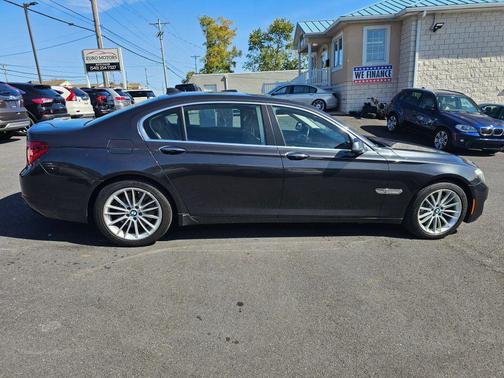 2013 BMW 750 i xDrive