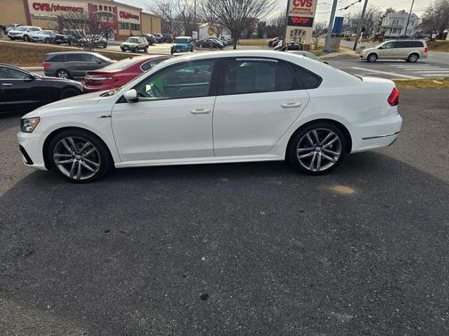 2018 Volkswagen Passat 2.0T R-Line