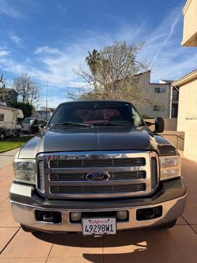 2005 Ford F-250 XLT Crew Cab