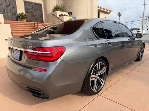 2018 BMW 750 I