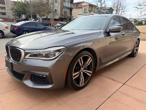 2018 BMW 750 I