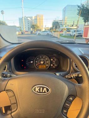 2009 Kia Rondo LX