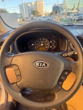 2009 Kia Rondo LX