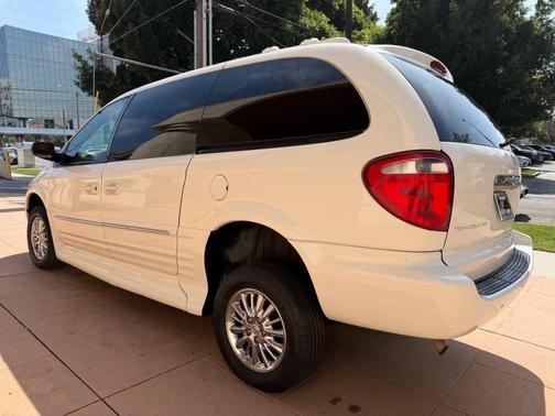 2003 Chrysler Town & Country Limited