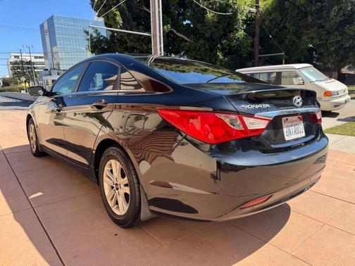 Black Plum Pearl 2011 Hyundai SONATA GLS