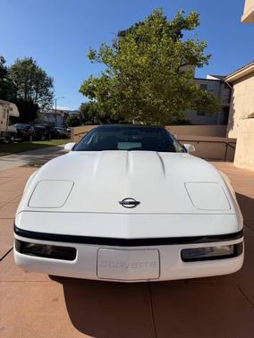 Arctic White 1992 Chevrolet Corvette Base
