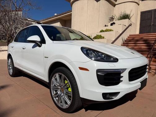 2017 Porsche Cayenne Cayenne S E-Hybrid Platinum Edition