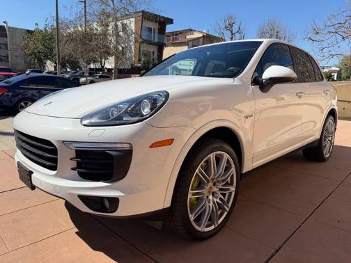 2017 Porsche Cayenne Cayenne S E-Hybrid Platinum Edition