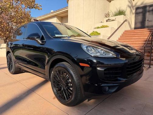 2018 Porsche Cayenne Platinum Edition