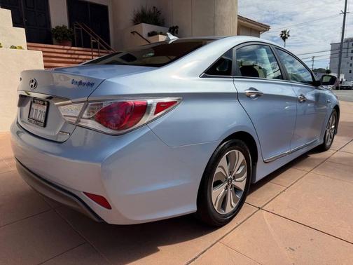 2015 Hyundai SONATA Hybrid Limited