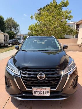 Super Black 2021 Nissan Kicks SV