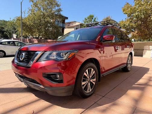2017 Nissan Pathfinder SV