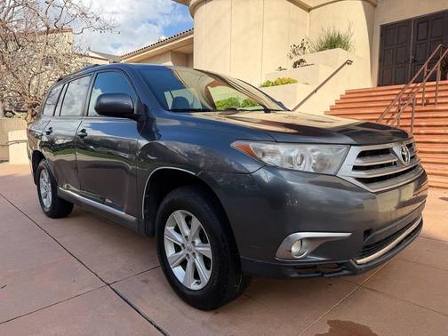 2012 Toyota Highlander SE