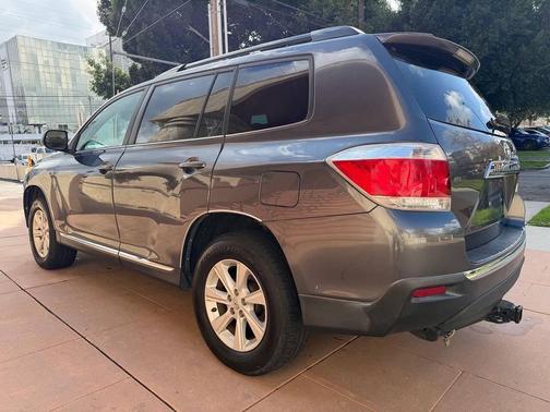 2012 Toyota Highlander SE