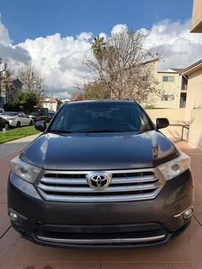 2012 Toyota Highlander SE