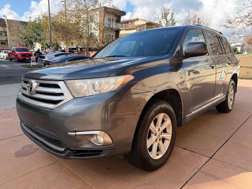 2012 Toyota Highlander SE
