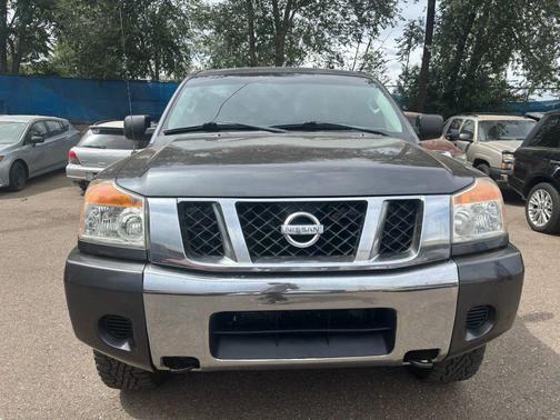 2012 Nissan Titan SV