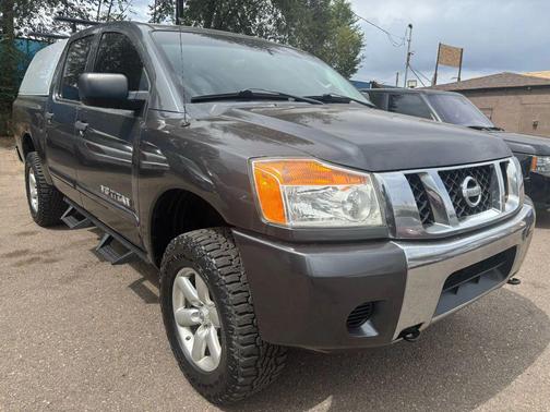 2012 Nissan Titan SV