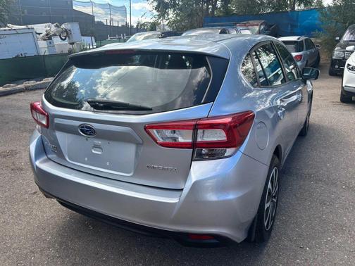 2019 Subaru Impreza 2.0i