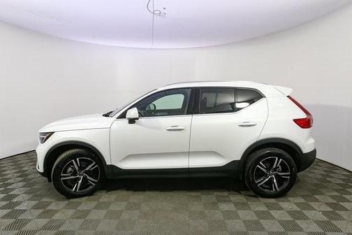 2024 Volvo XC40 B5 Core