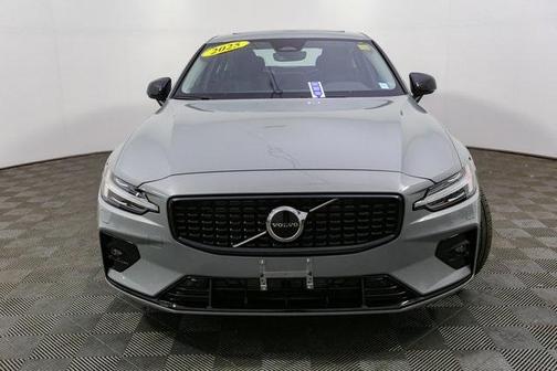 2025 Volvo S60 B5 Core