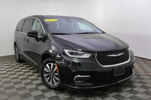 2023 Chrysler Pacifica Hybrid Touring L