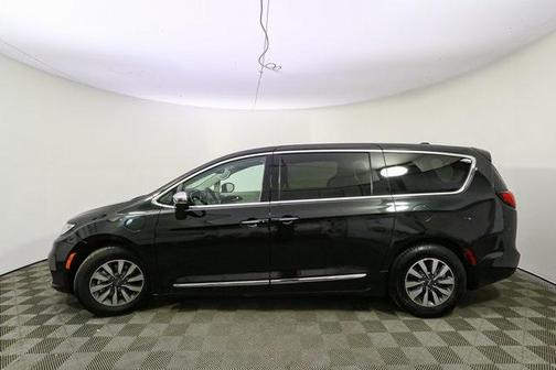 2022 Chrysler Pacifica Hybrid Limited