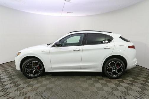 2022 Alfa Romeo Stelvio Veloce