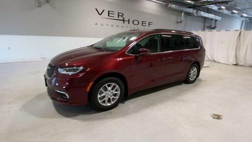 2022 Chrysler Pacifica Touring-L