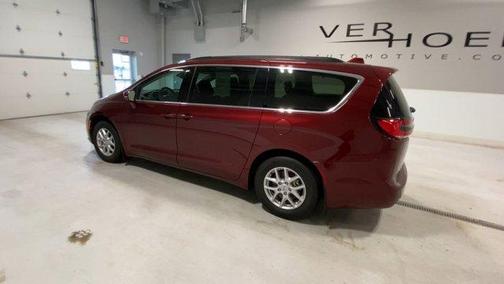 2022 Chrysler Pacifica Touring-L