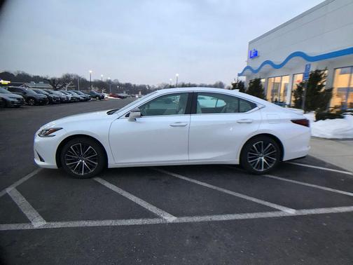 2023 Lexus ES 350 Base