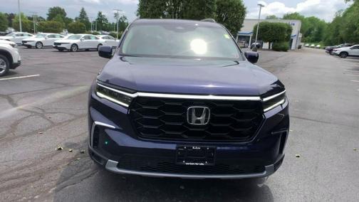 2025 Honda Pilot Touring 8-Passenger