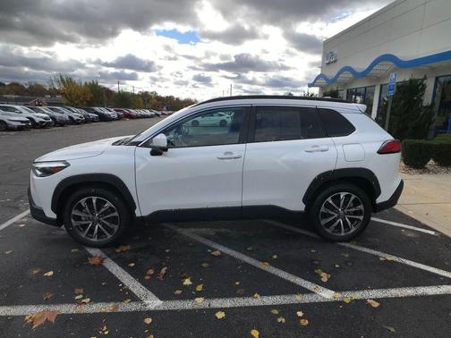 2022 Toyota Corolla Cross XLE