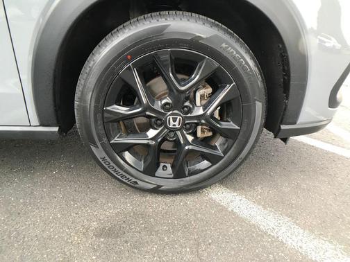 Urban Gray Pearl 2024 Honda HR-V AWD Sport