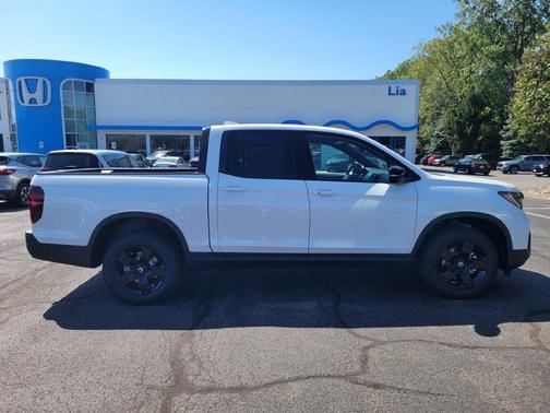 Platinum White Pearl 2026 Honda Ridgeline Black