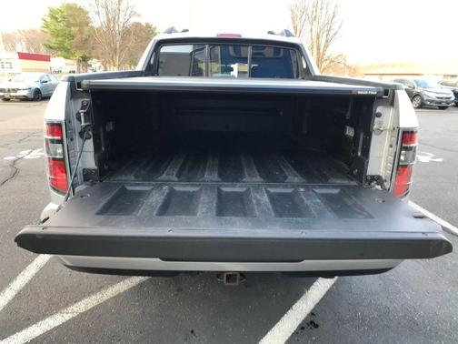 Alabaster Silver Metallic 2014 Honda Ridgeline SE