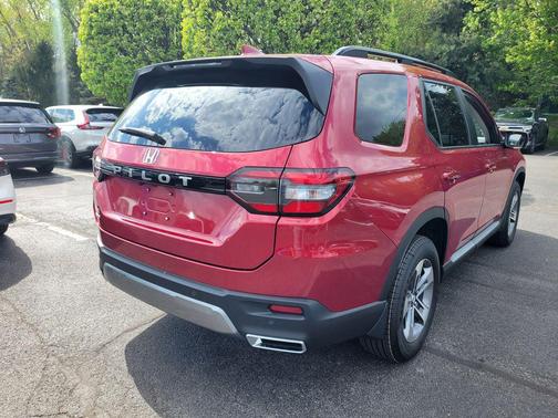 Radiant Red Metallic II 2026 Honda Pilot EX-L