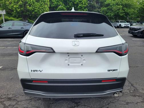 Platinum White Pearl 2027 Honda HR-V Sport