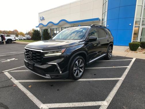 2023 Honda Pilot AWD Elite
