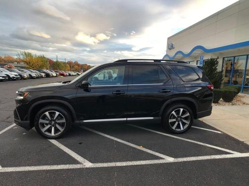 2023 Honda Pilot AWD Elite