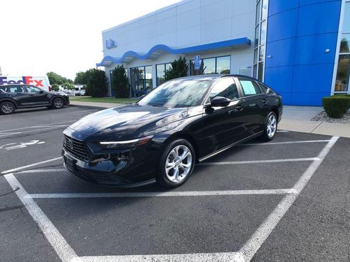 Crystal Black Pearl 2023 Honda Accord LX 1.5T