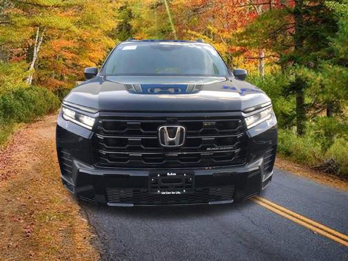 CRYSTAL BLACK 2026 Honda Pilot Black Edition