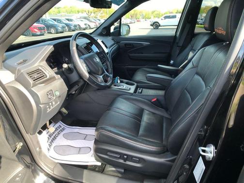 CRYSTAL BLACK 2023 Honda Passport AWD TrailSport