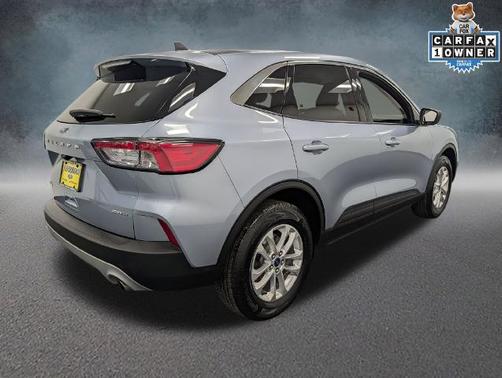 ICED BLUE SILVER METALLIC 2022 Ford Escape SE