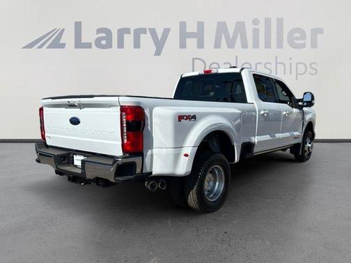 2025 Ford F-350 Lariat Super Duty