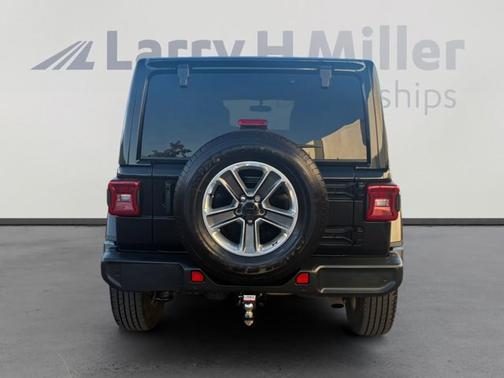 Black Clearcoat 2021 Jeep Wrangler Unlimited SAHARA