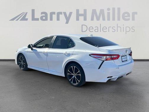 2020 Toyota Camry SE