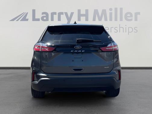 CARBONIZED GRAY 2022 Ford Edge SE