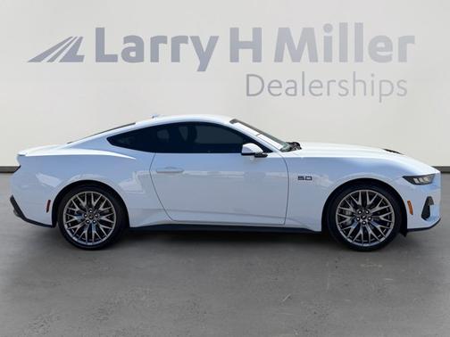 OXFORD WHITE 2024 Ford Mustang GT