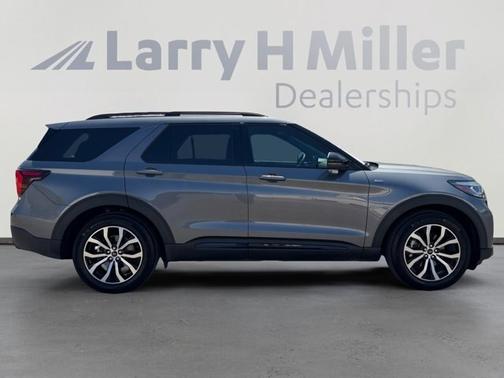 CARBONIZED GRAY METALLIC 2025 Ford Explorer ST-LINE